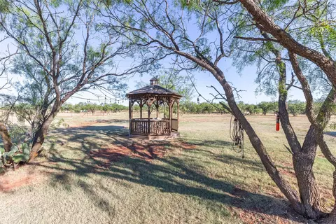 Exterior - 7642 Spinks Rd, Abilene, TX 79603 photo 8 of 11