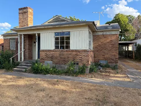 2726 Avon St, Dallas, TX 75211