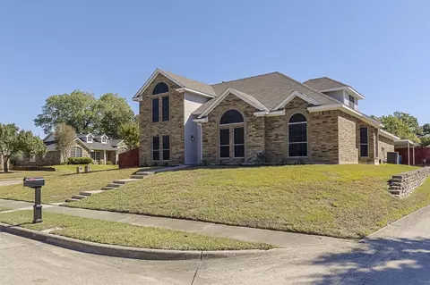 Exterior - 5914 Beacon Dr, Rowlett, TX 75089 photo 3 of 6