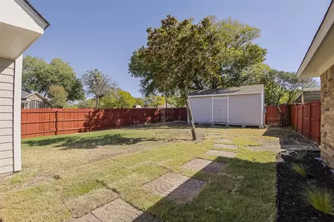 Exterior - 5914 Beacon Dr, Rowlett, TX 75089 photo 4 of 6
