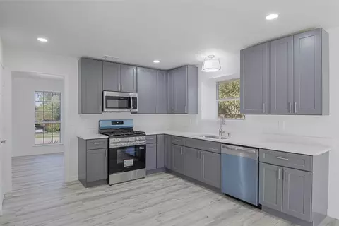 Kitchen - 5914 Beacon Dr, Rowlett, TX 75089 photo 3 of 3