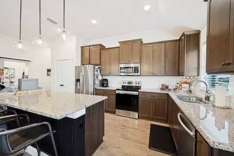 112 Kens Ct, Pilot Point, TX 76258