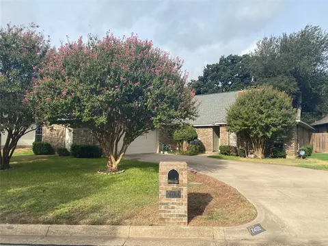 2400 Cross Timbers Trl, Arlington, TX 76006