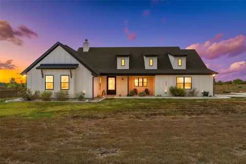 446 Wade Dr, Eddy, TX 76524
