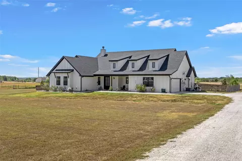 Exterior - 446 Wade Dr, Eddy, TX 76524 photo 3 of 12