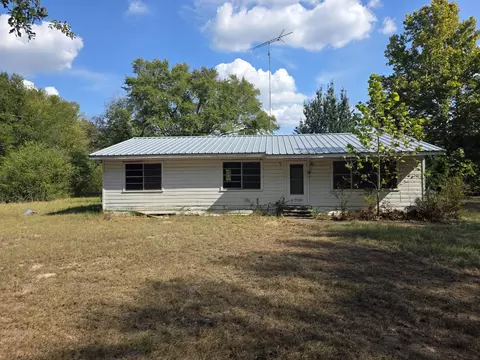 2329 S State Highway 37, Mineola, TX 75773