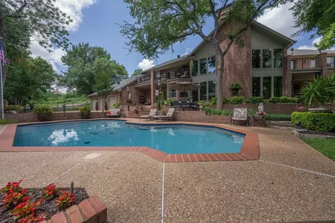 401 Canyon Creek Trl, Fort Worth, TX 76112