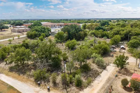906 7th St, Blanket, TX 76432