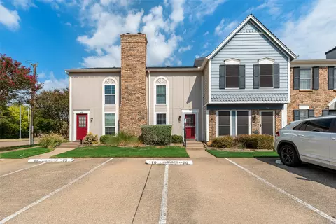 70 Winchester Dr, Euless, TX 76039