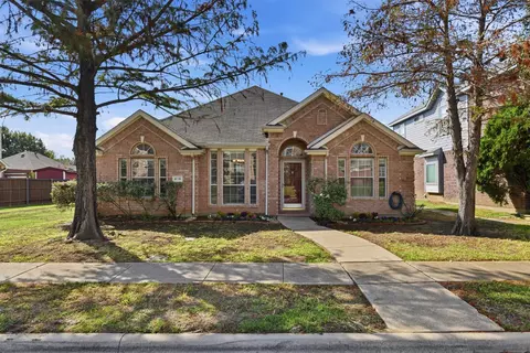 416 Kyle Ln, Lewisville, TX 75067