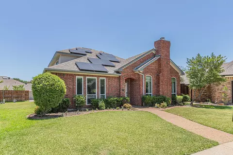300 Sundance Cir, Irving, TX 75063
