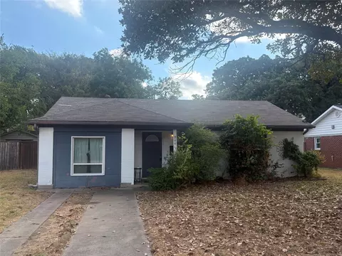 800 Lynda Dr, River Oaks, TX 76114
