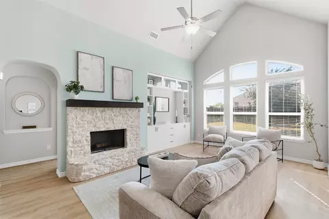 1112 Lake Cypress Ln, Little Elm, TX 75068