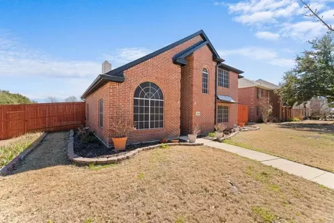 7022 Cottonwood Cir, Sachse, TX 75048