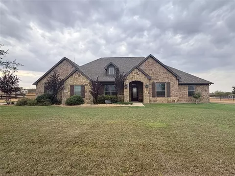209 Highland Hills Blvd, Decatur, TX 76234