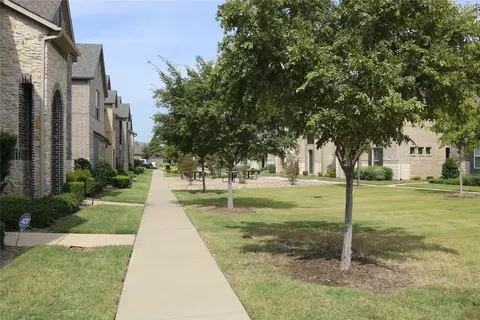 2729 Vista Park Ln, Lewisville, TX 75067