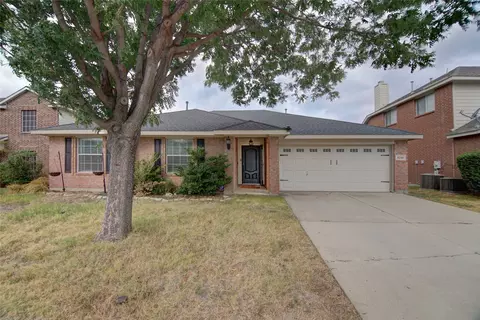 5725 Lionfish Way, Fort Worth, TX 76131