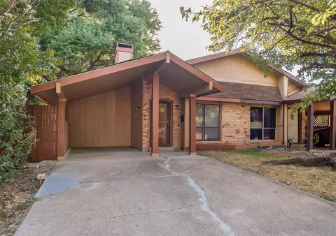 2604 Nina Cir, Grand Prairie, TX 75052