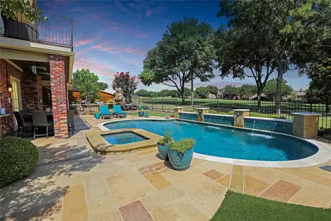 1204 Hills Creek Dr, Mckinney, TX 75072