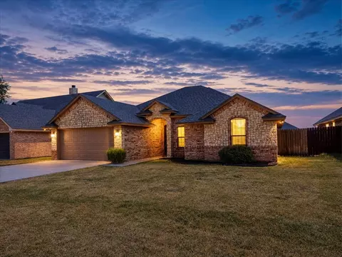 9120 Parkview Cir, Tolar, TX 76476