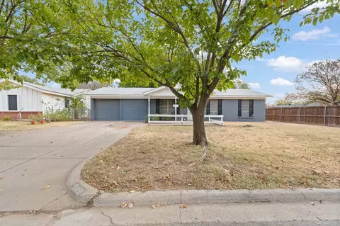 508 NW Newton Dr, Burleson, TX 76028