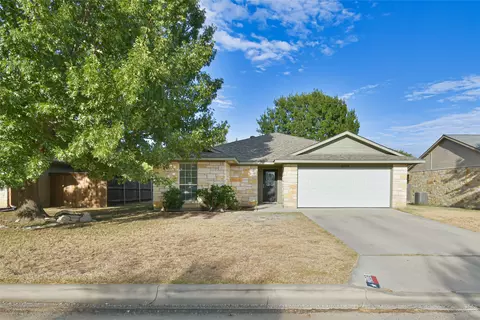 2108 8th St, Brownwood, TX 76801