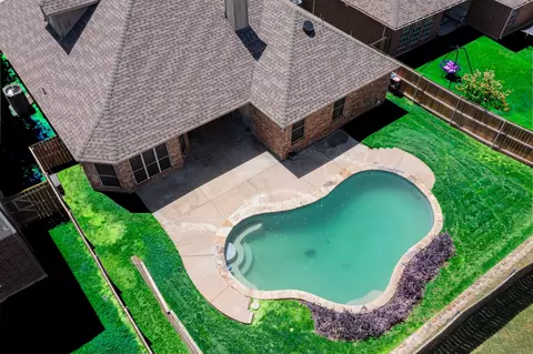 839 Evergreen Ln, Burleson, TX 76028