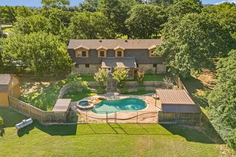 7 Fox Hollow Rd, Joshua, TX 76058