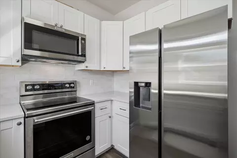 Kitchen - 1476 Hampton Rd, Grapevine, TX 76051 photo 3 of 3