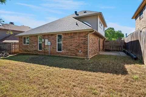Exterior - 1476 Hampton Rd, Grapevine, TX 76051 photo 5 of 6