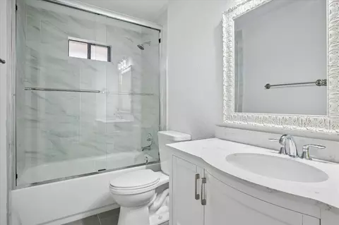 Bath - 1476 Hampton Rd, Grapevine, TX 76051 photo 3 of 3