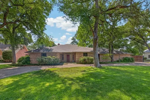 3520 Elm Creek Ct, Fort Worth, TX 76109