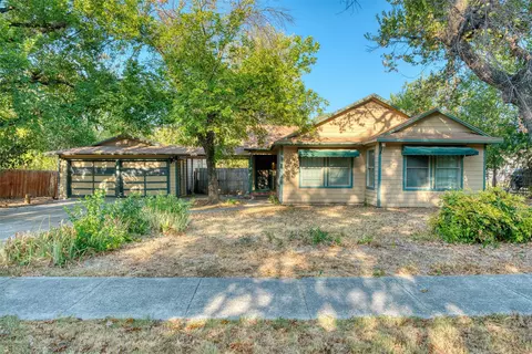 3233 Jane Ln, Haltom City, TX 76117