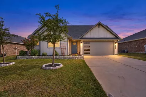 1504 Battery Park Dr, Alvarado, TX 76009