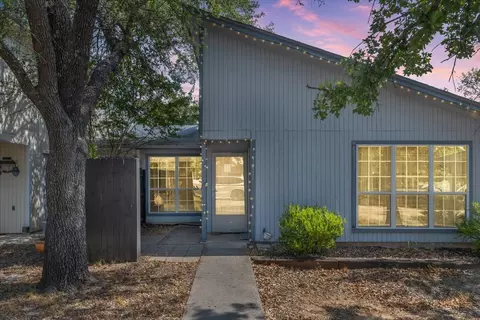 1217 Elm Ct, Runaway Bay, TX 76426