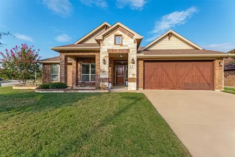 1001 Morningside Dr, Burleson, TX 76028