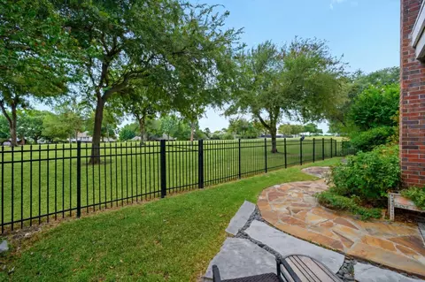 2005 Hillcrest Ct, Mckinney, TX 75072