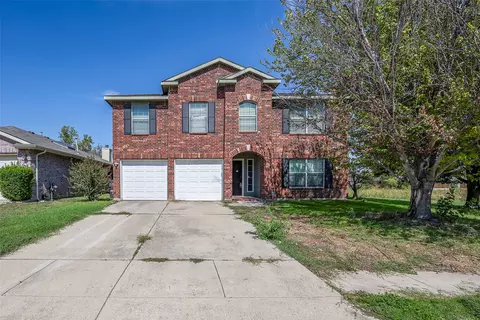 812 Jockey Club Ln, Fort Worth, TX 76179