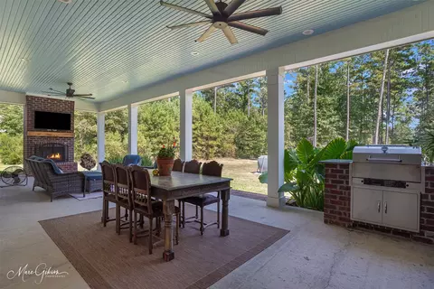 Exterior - 2516 Old Plain Dealing Rd, Plain Dealing, LA 71064 photo 4 of 10