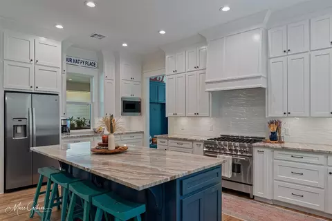 Kitchen - 2516 Old Plain Dealing Rd, Plain Dealing, LA 71064 photo 1 of 3