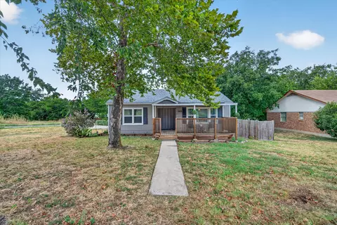 1412 Sloan St, Weatherford, TX 76086