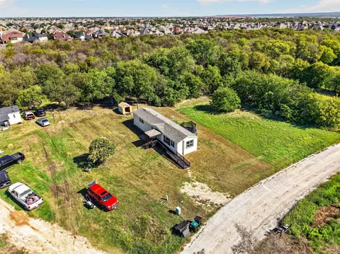 24 Spring Creek Cir, Grand Prairie, TX 75054