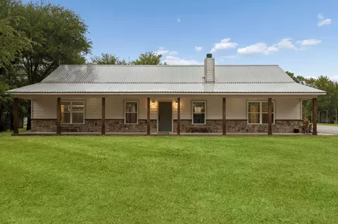 1382 Rogers Rd, Newark, TX 76071