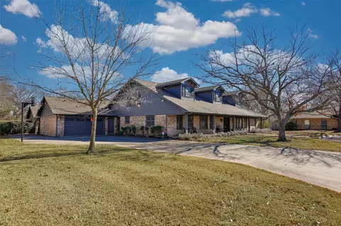 308 Wheeler Creek Ct, Gainesville, TX 76240
