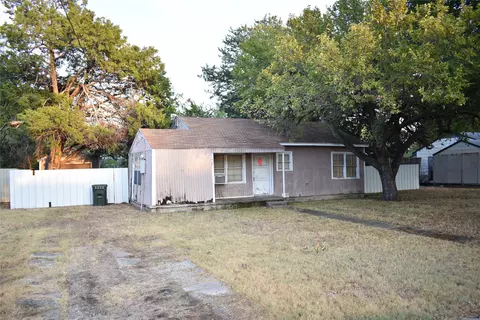 1802 Cottonwood Rd, Carrollton, TX 75006