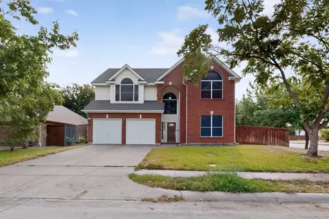 Exterior - 2600 Juniper Dr, Euless, TX 76039 photo 4 of 5