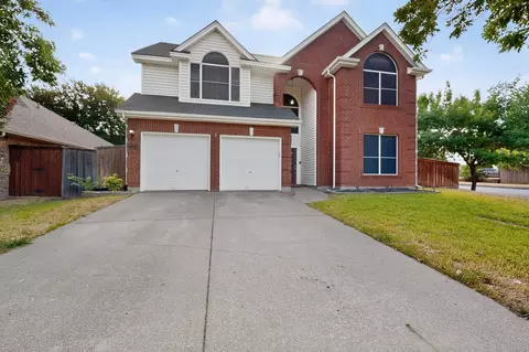 Exterior - 2600 Juniper Dr, Euless, TX 76039 photo 2 of 5