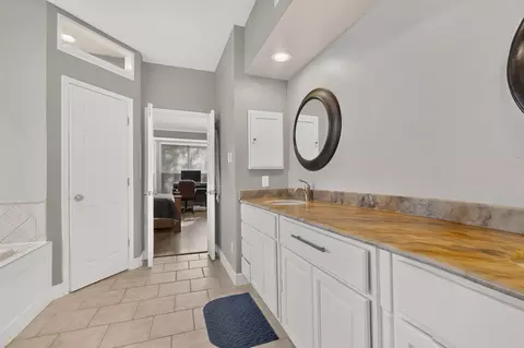 Bath - 2600 Juniper Dr, Euless, TX 76039 photo 5 of 7