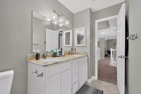 Bath - 2600 Juniper Dr, Euless, TX 76039 photo 3 of 7