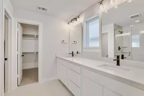 Bath - 1604 Ramble Way, Celina, TX 75009 photo 1 of 4